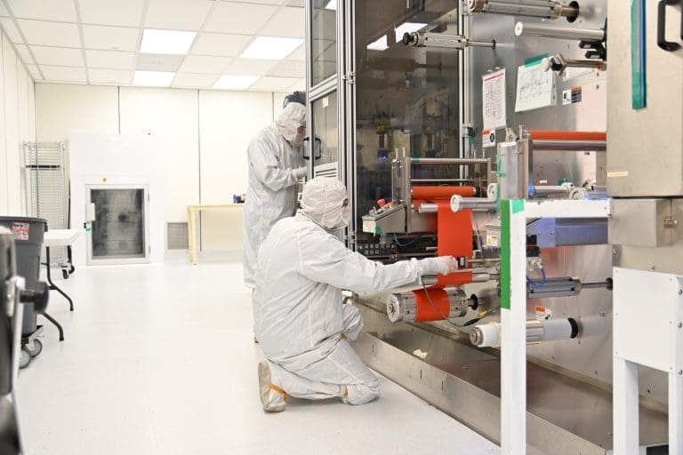 kent displays contract roll to roll manufacturing