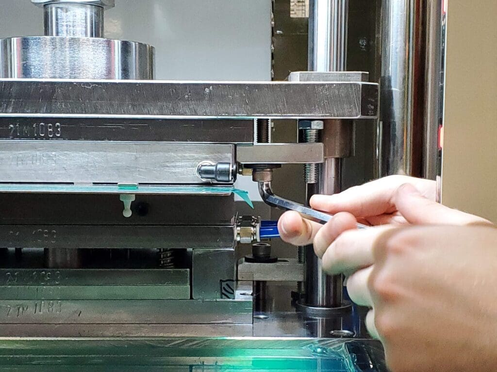 kent displays low pressure injection molding