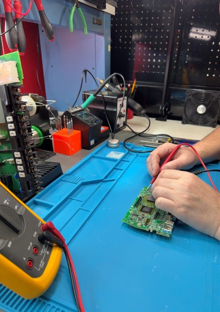 electronics test being performed by Kent Displays